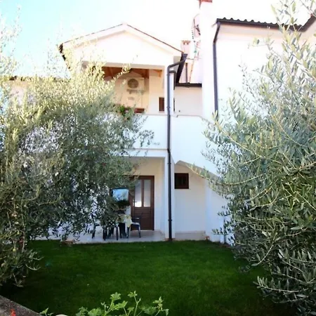 Apartment Ferienwohnung In Mit Grill, Terrasse Und Garten