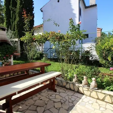 Ferienwohnung In Mit Grill, Terrasse Und Garten Apartment Poreč